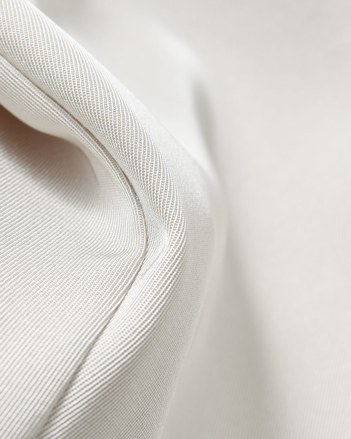 Hella(ヘラ)ドローストリンググロスパンツ “DRAWSTRING GLOSS PANTS” h253-32