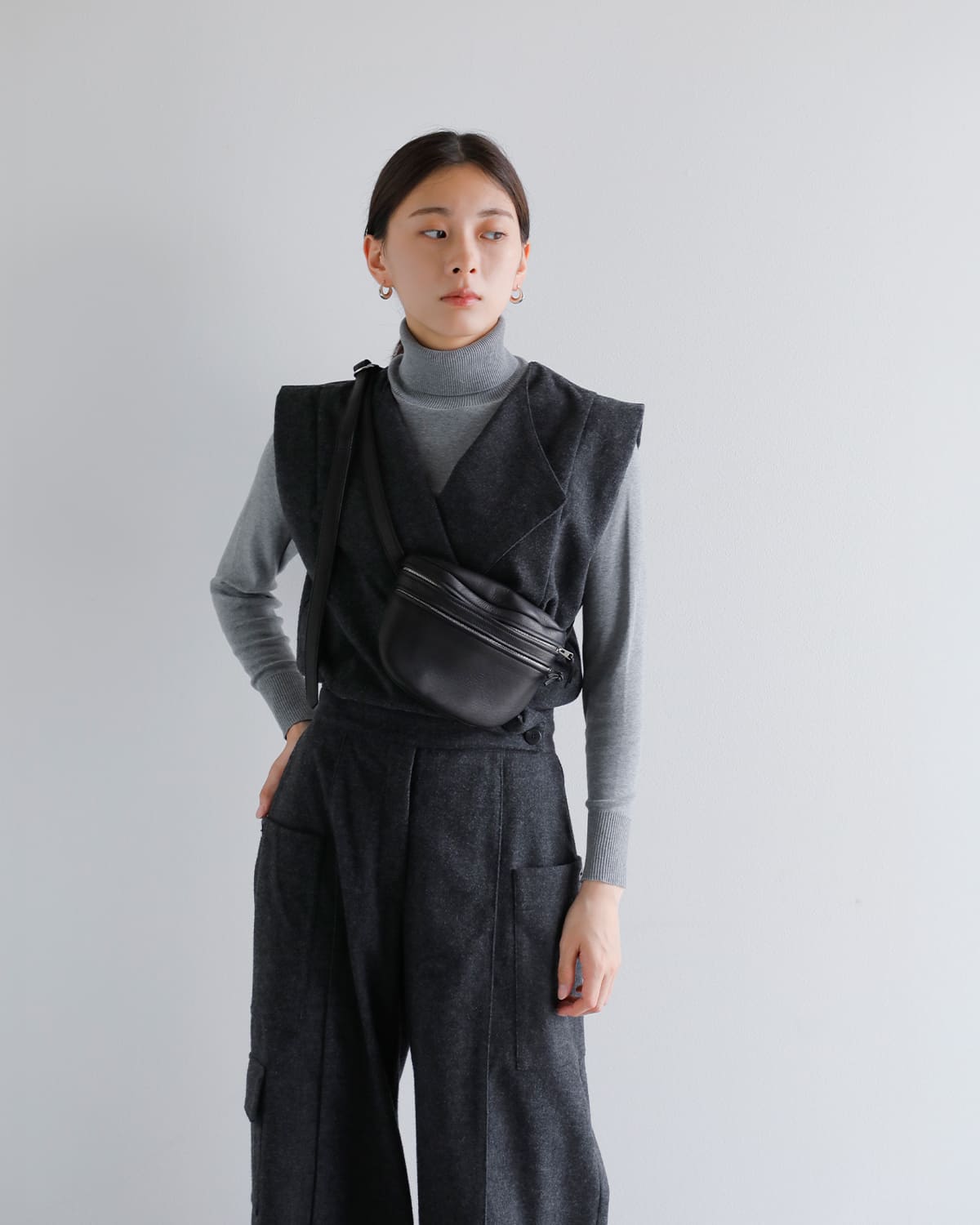 Hella(ヘラ)ウール混カシュクールジャンプスーツ “CACHECOEUR JUMPSUIT” h253-40