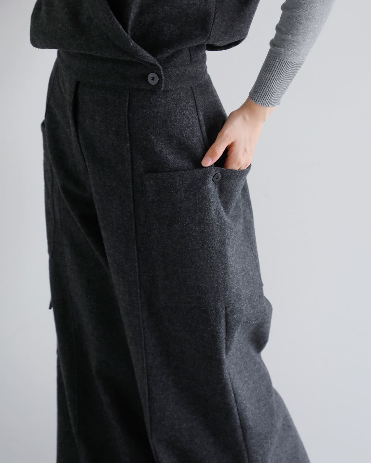 Hella ヘラ ウール混 カシュクール ジャンプスーツ “CACHECOEUR