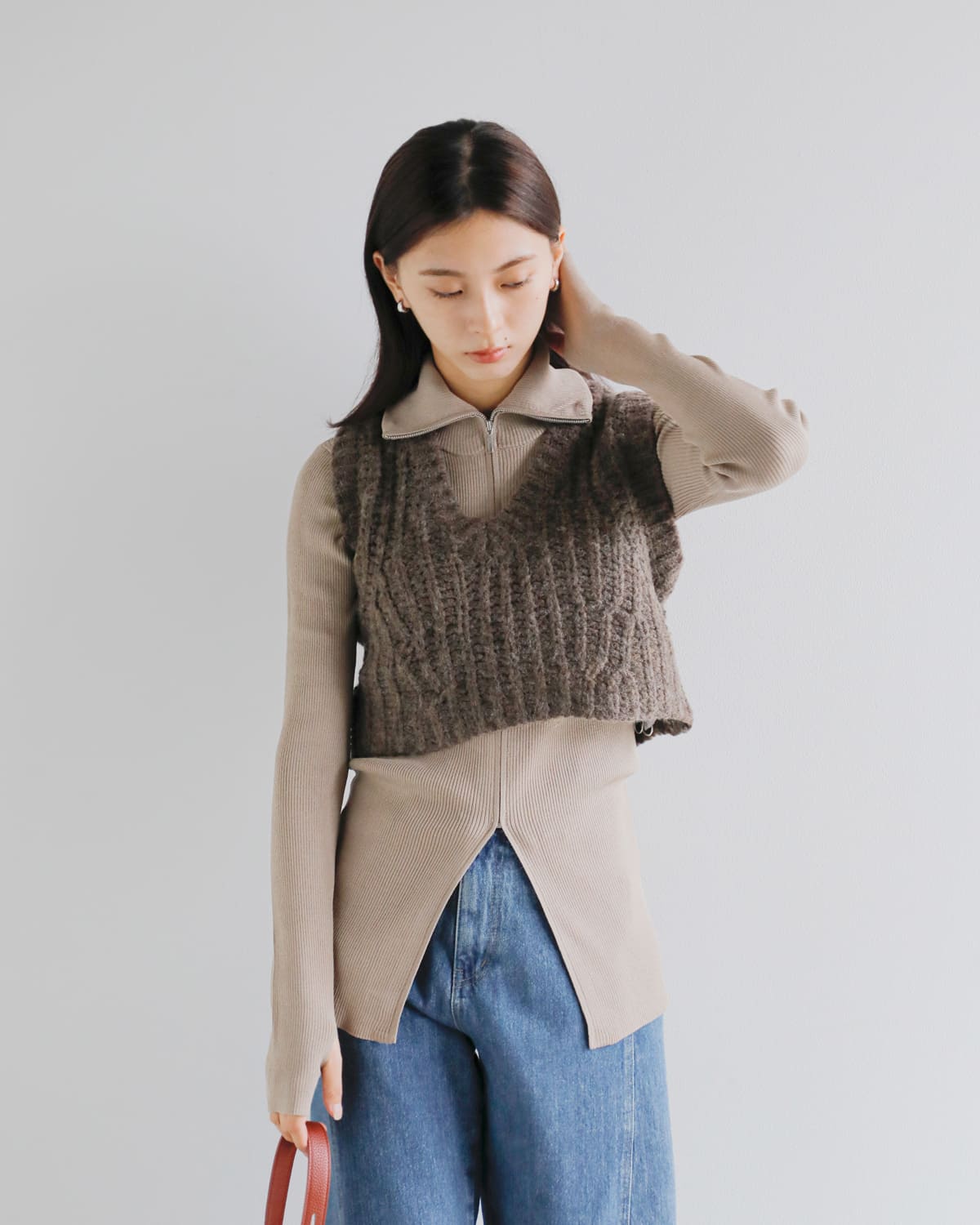 Hella(ヘラ)ローゲージ編みショートベスト “LOW GAUGE SHORT VEST” h253-94