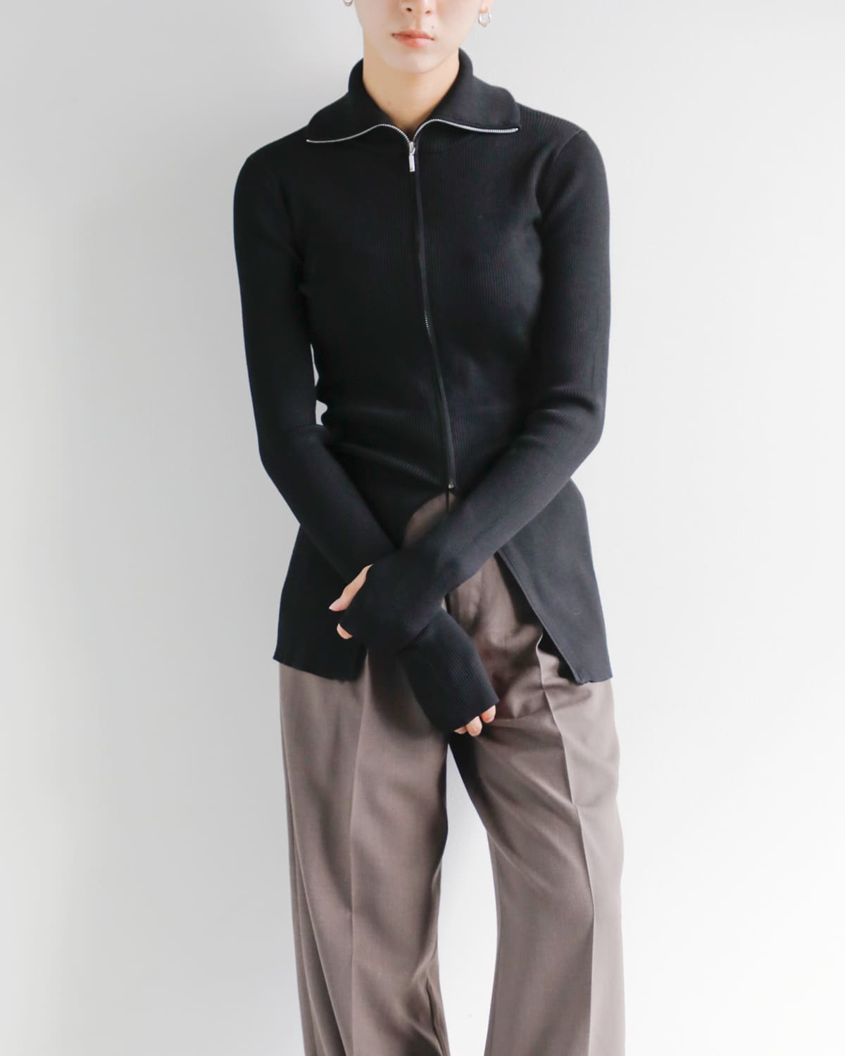 Hella(ヘラ)ジップアップリブニットプルオーバー “ZIP UP RIB KNIT” h253-95