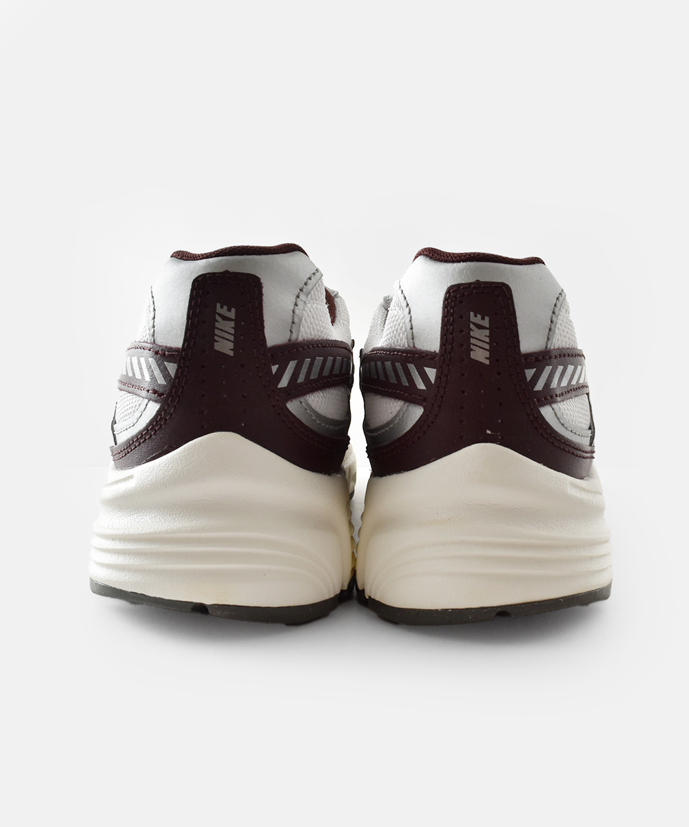 NIKEイニシエーター ランニング スニーカー ib4688