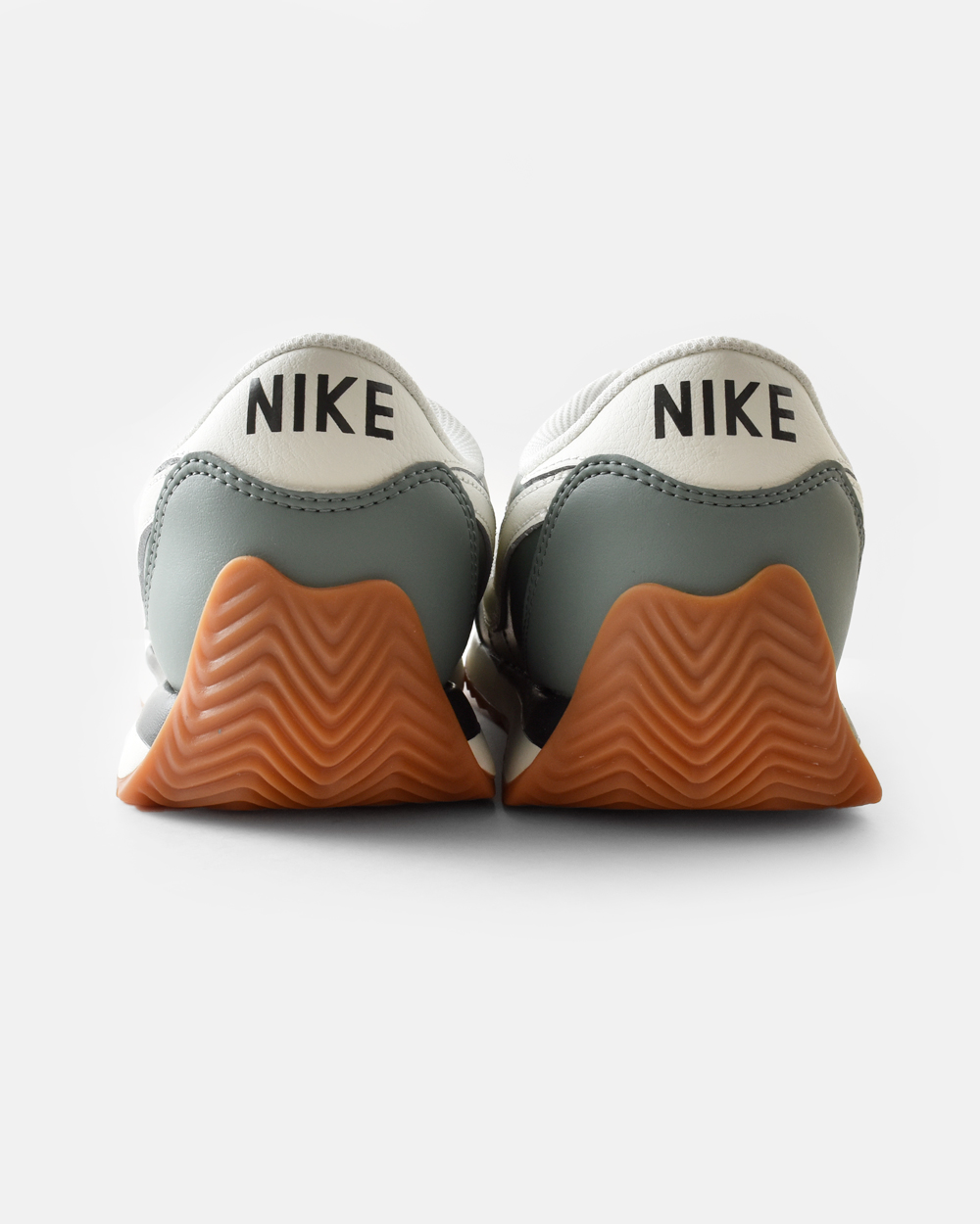 NIKEパシフィック レザー スニーカー im4006