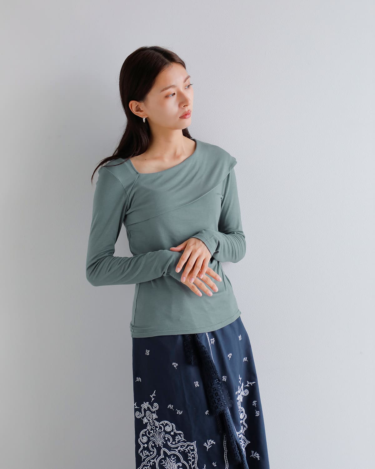 kiehtova(キエトヴァ)アシンメトリーデコルテトップス “ASYMMETRY DECOLLETE TOPS” ktwr40
