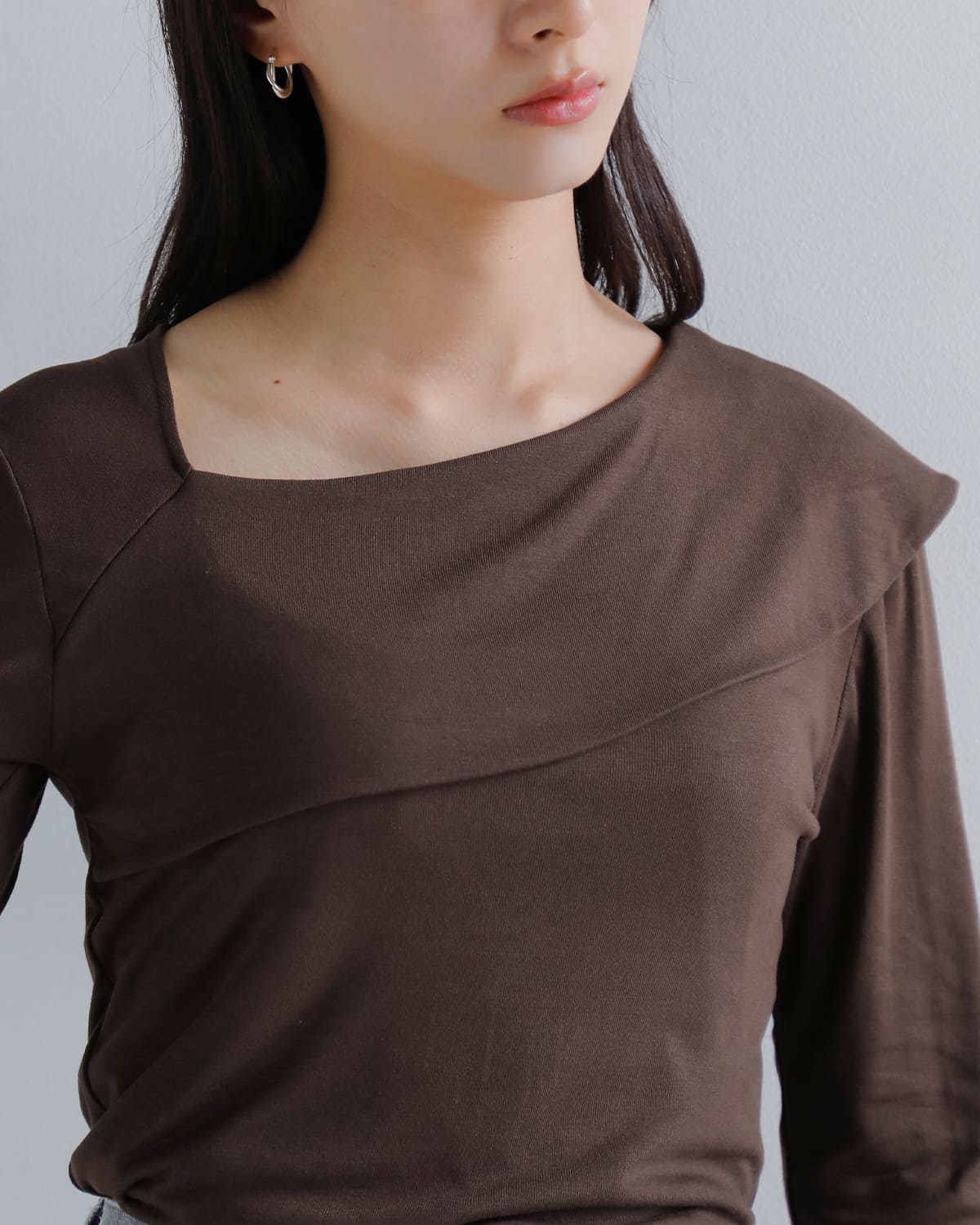 kiehtova(キエトヴァ)アシンメトリーデコルテトップス “ASYMMETRY DECOLLETE TOPS” ktwr40