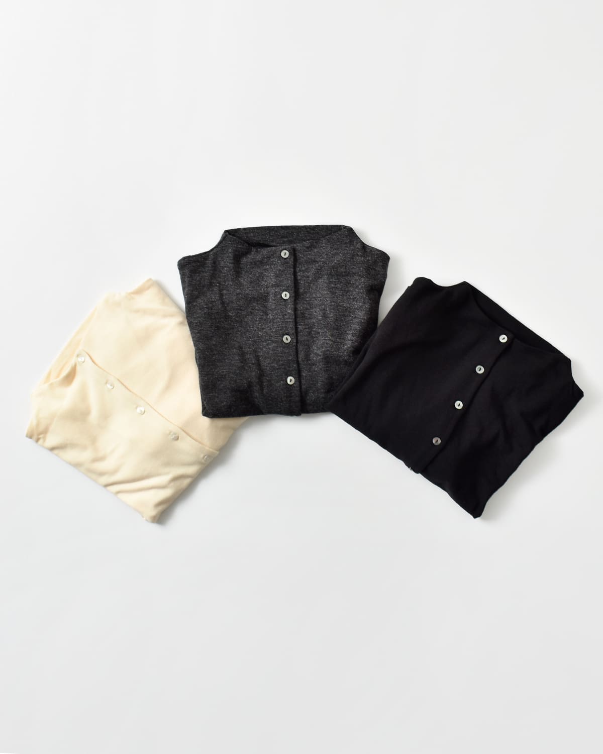 kiehtova(キエトヴァ)スムーススタンドネックカーディガン “SMOOTH STAND NECK CARDIGAN” ktwr43