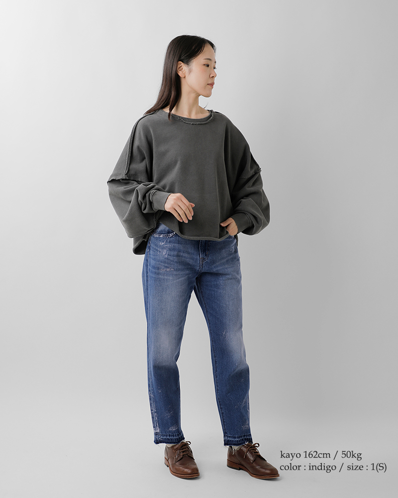 kha:ki(カーキ)デニム箔プリントテーパードパンツ“FOILPRINTTAPREDDENIM”