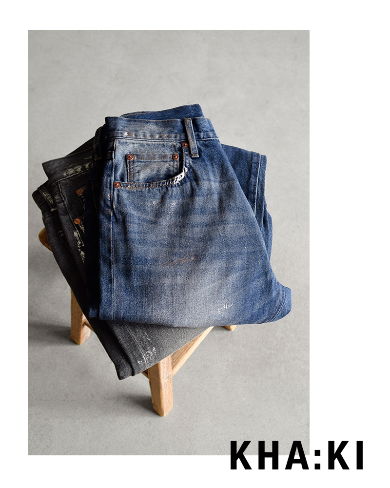 kha:ki(カーキ)デニム箔プリントテーパードパンツ“FOILPRINTTAPREDDENIM”