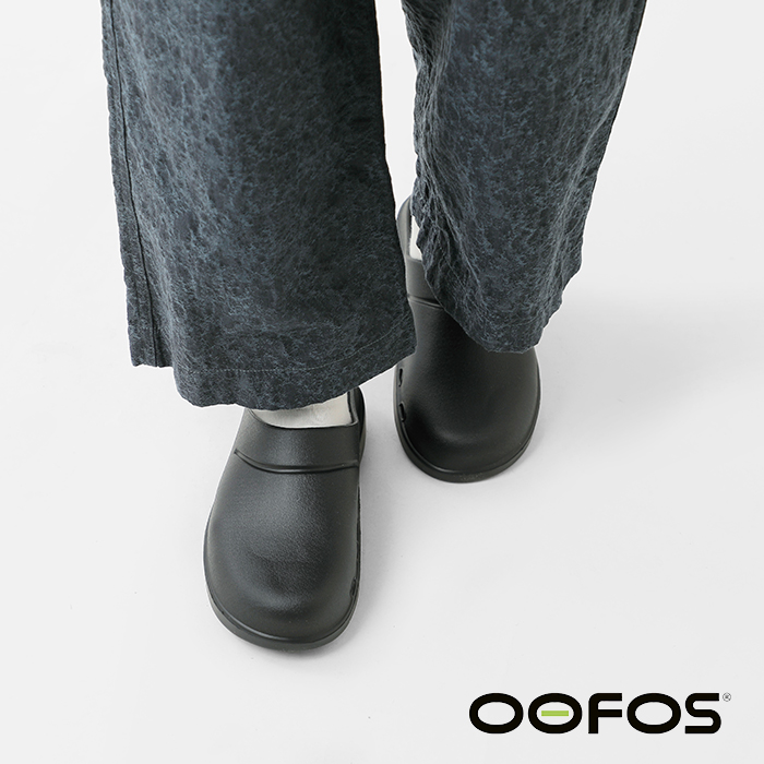 OOFOS(ウーフォス)ウークルッグサンダルoocloog