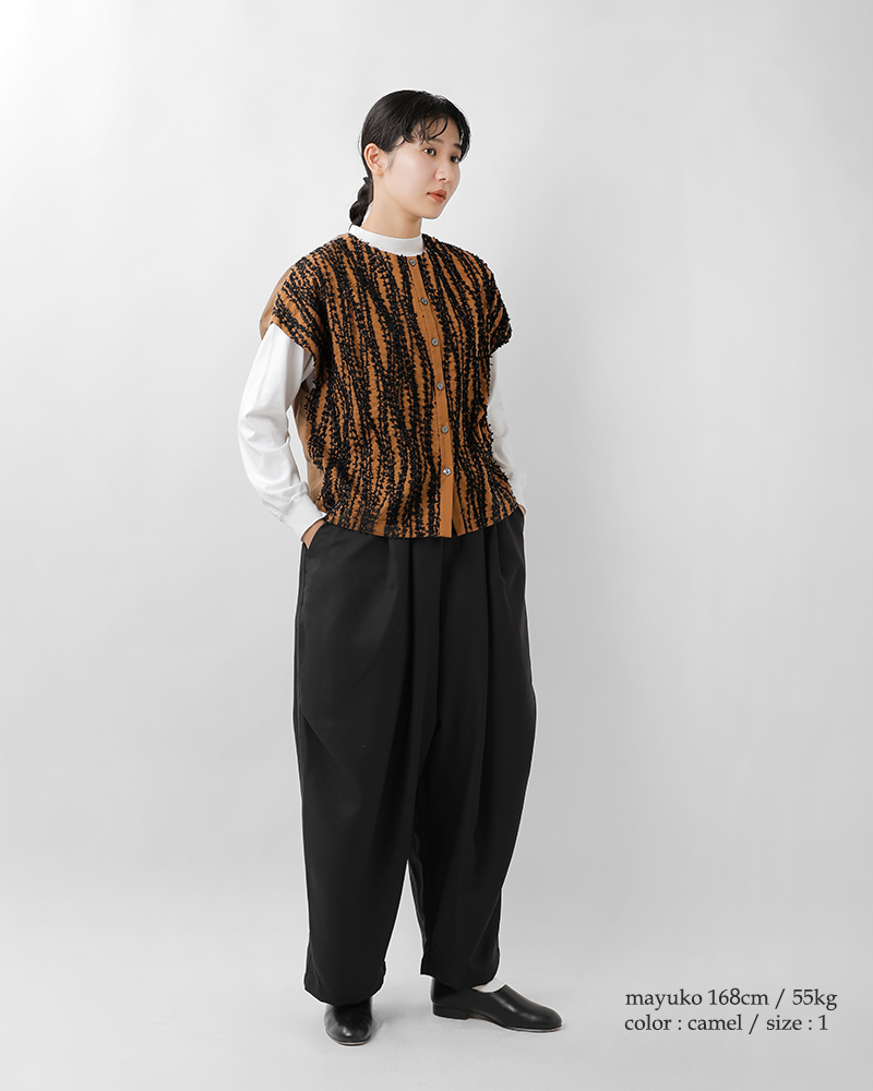 passe present le prmer(パッセ プレゾン ル プルメ)フラッグヤーン刺繍切替えベストprm-2051