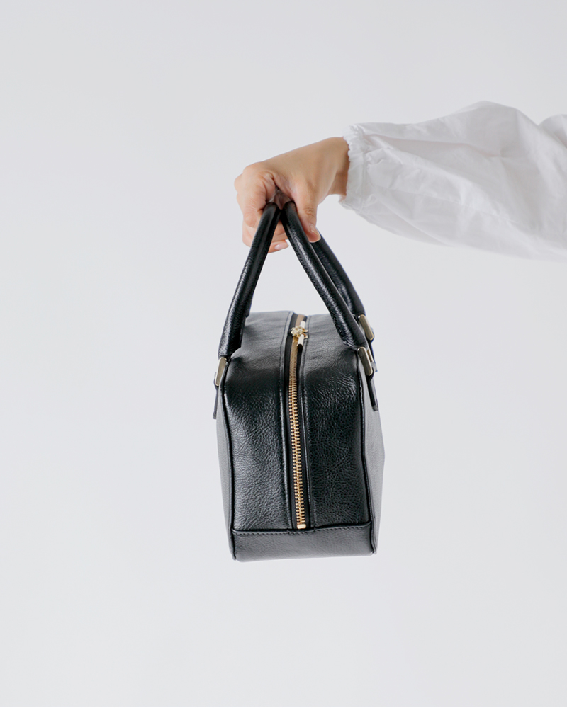 POMTATA(ポンタタ)カウレザーボックスシェイプ型ハンドバッグ“RONEHANDBAG”rone-handbag