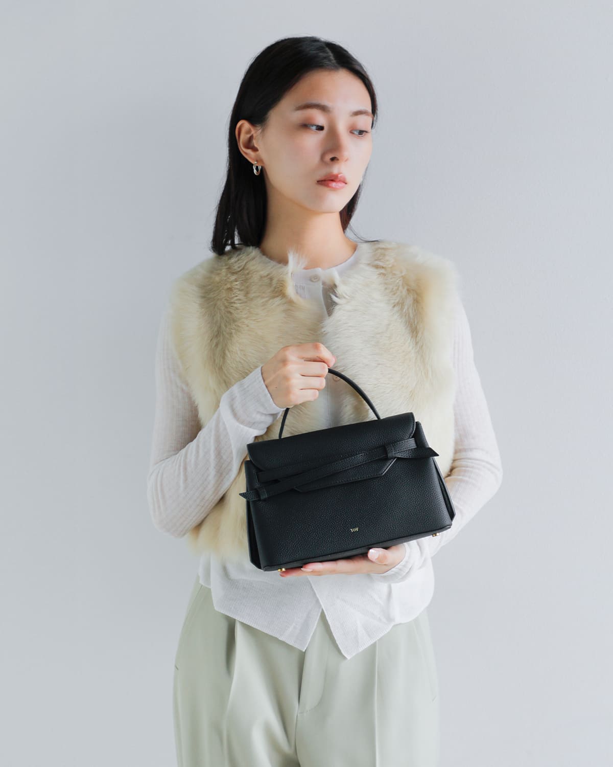 TOV(トーヴ)カウレザーシボクロスリボン2wayショルダーハンドバッグ “MIMI M” t25w02b573