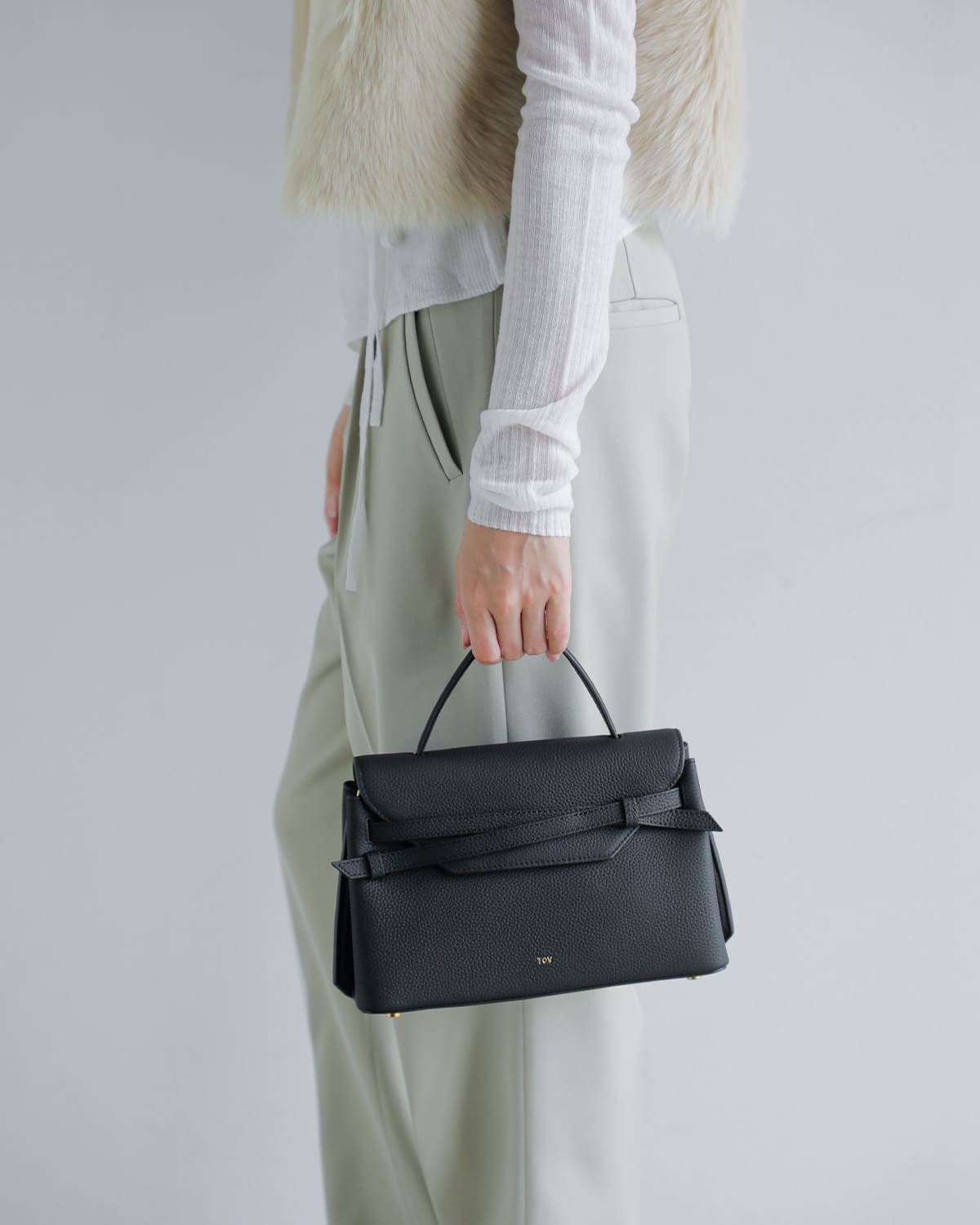 TOV(トーヴ)カウレザーシボクロスリボン2wayショルダーハンドバッグ “MIMI M” t25w02b573