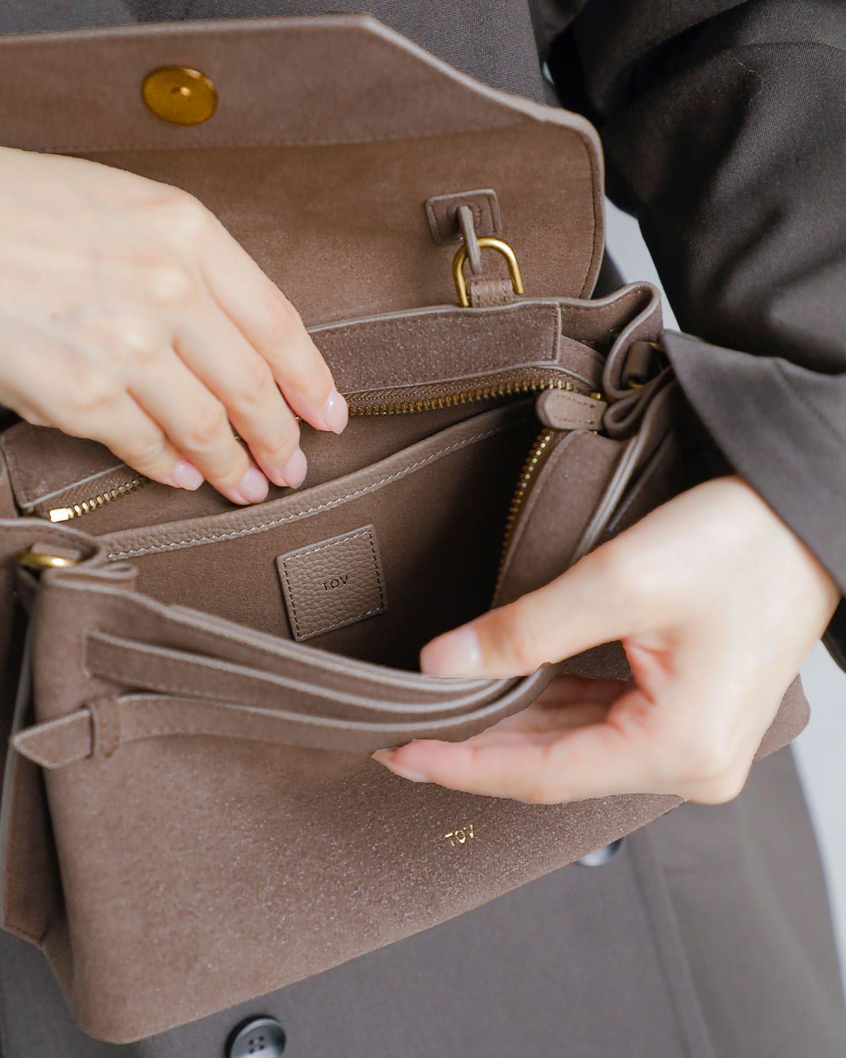 TOV(トーヴ)ウルトラスエードレザークロスリボン2wayショルダーハンドバッグ “MIMI M SUEDE” t25w02b578