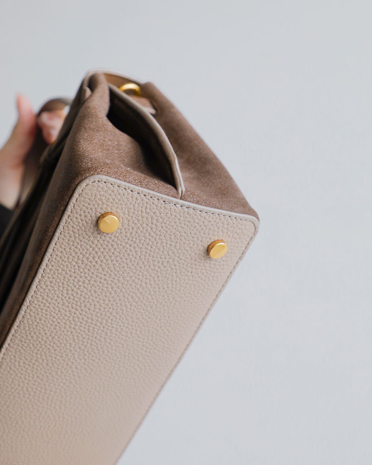 TOV(トーヴ)ウルトラスエードレザークロスリボン2wayショルダーハンドバッグ “MIMI M SUEDE” t25w02b578