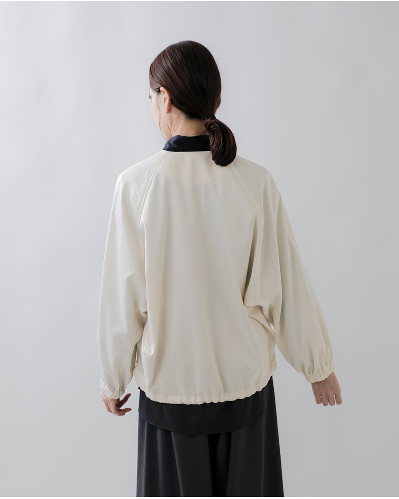 DONEEYU(ドニーユ)サテンジップノーカラーブルゾンu-2252