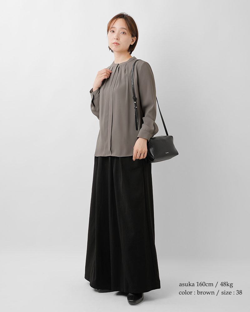 DONEEYU(ドニーユ)マットタッチサテンブラウスu-2255