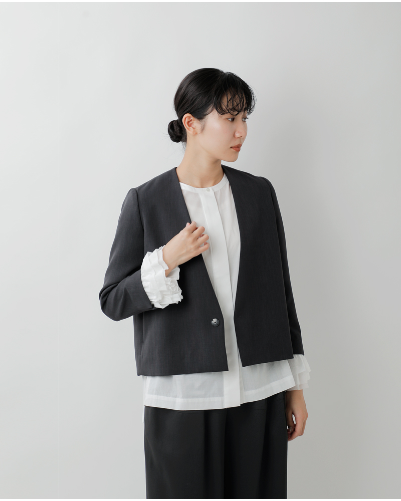 U PHORICA(ユーフォリカ)コットンラウンドネックティアードフリルブラウスu24-11072-53