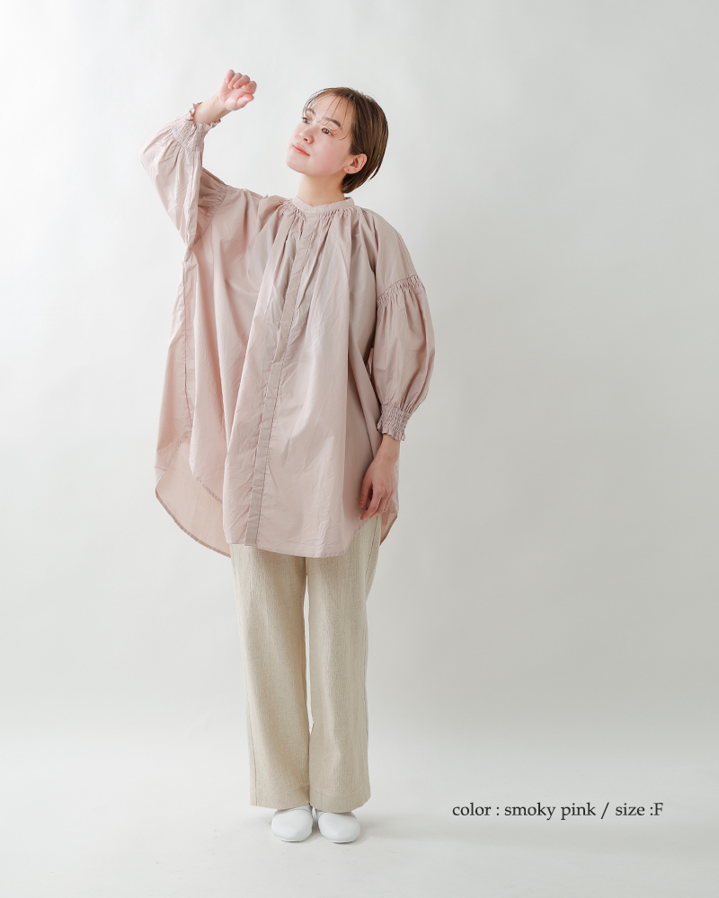 universal tissu(ユニヴァーサルティシュ)トリプルシャーリングバンドカラーブラウス ut211bl008