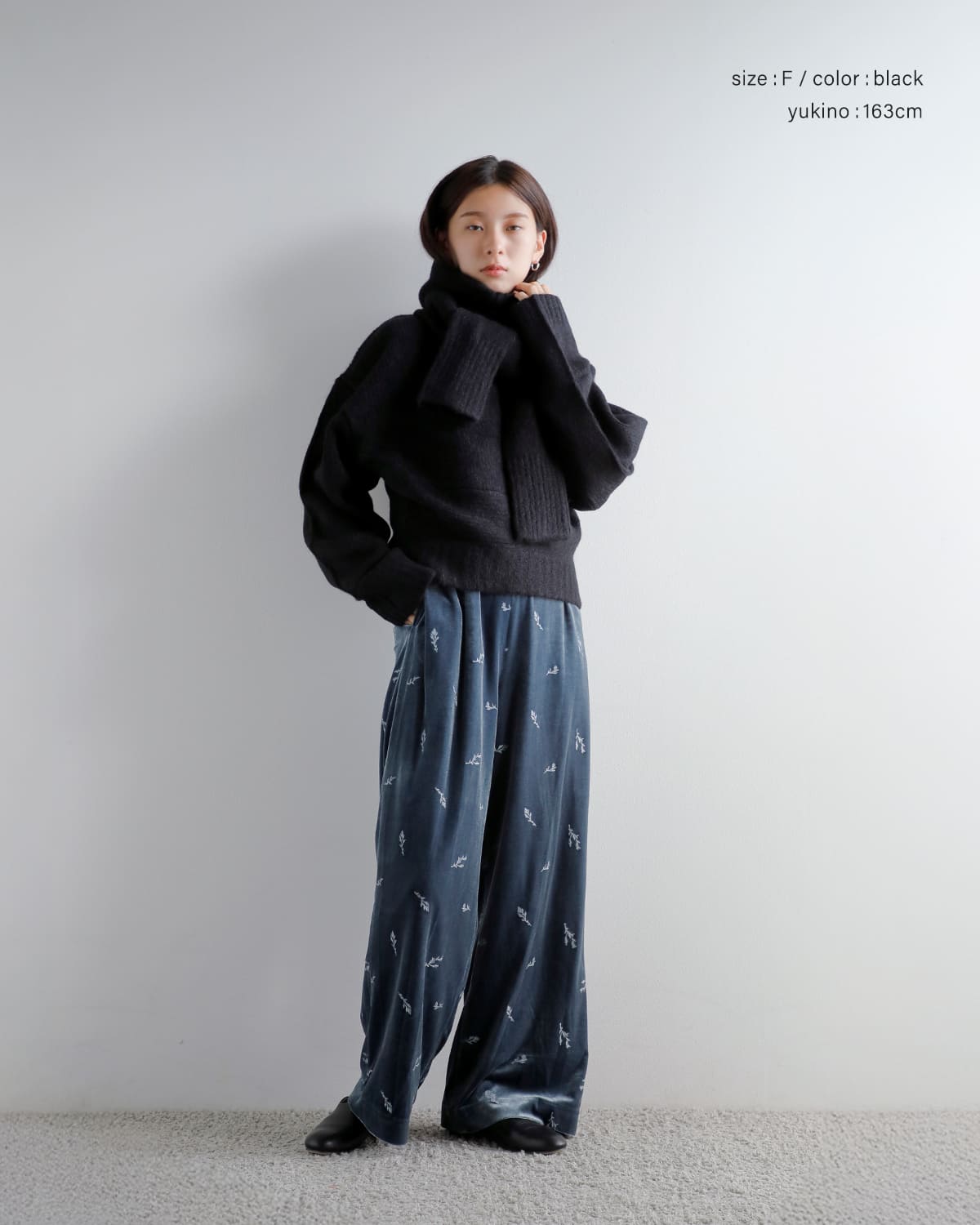 AKANE UTSUNOMIYA(アカネウツノミヤ)ベビーアルパカメリノウールバラクラバマフラー付きニットプルオーバー wao-fk06-1003