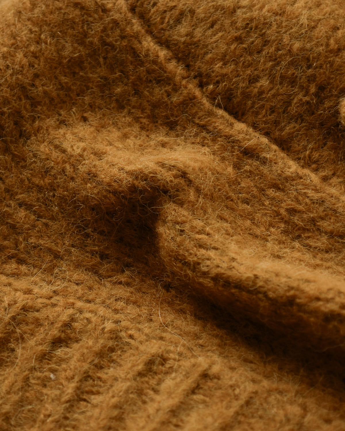 AKANE UTSUNOMIYA(アカネウツノミヤ)ベビーアルパカメリノウールバラクラバマフラー付きニットプルオーバー wao-fk06-1003