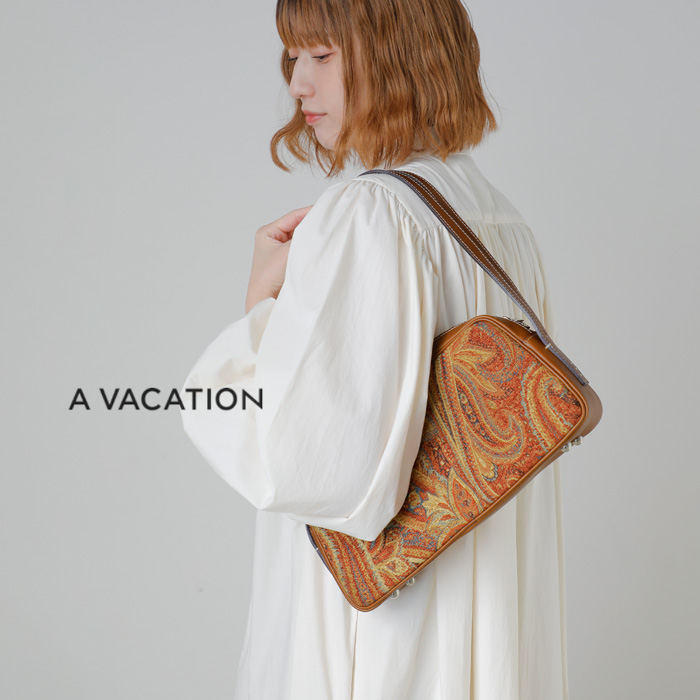 A VACATION(ア ヴァケーション)カーフスキンレザーハンドルショルダーバッグ“CARRIE”25ss-a89