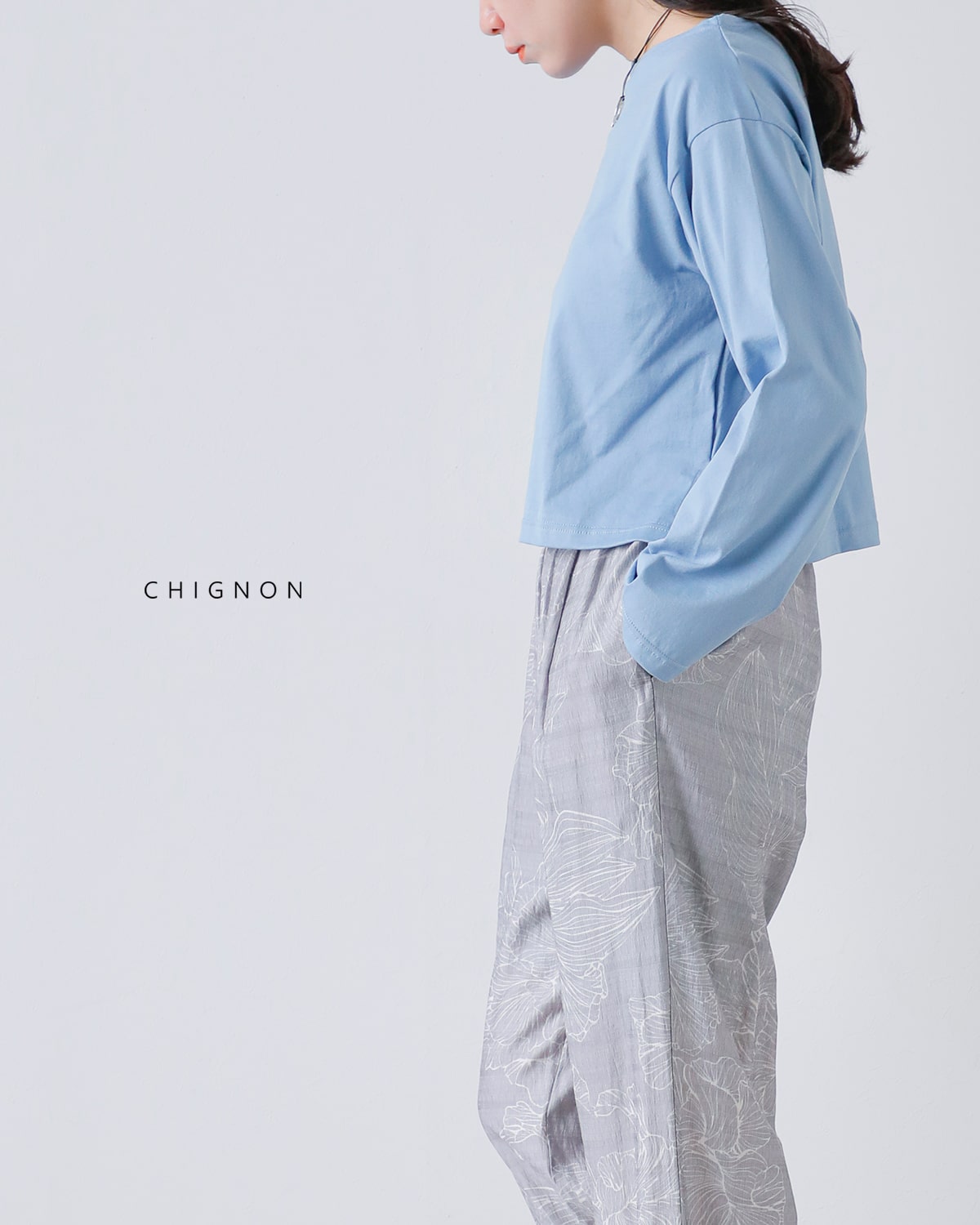 CHIGNON オリジナルフラワー柄パンツ　ネイビー　完売 シニヨン CHIGNON フラワー柄パンツ イージーパンツ FREE - メルカリ