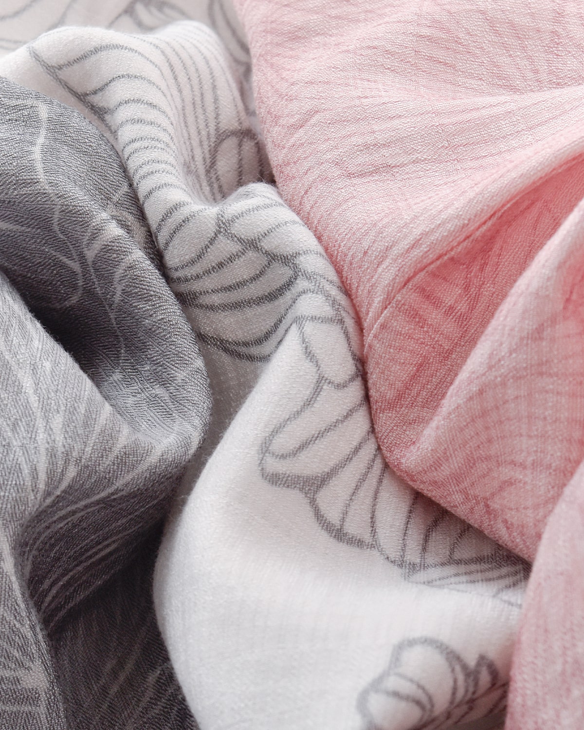 CHIGNON(シニヨン)オリジナルフラワープリントパンツ 3452-188mk