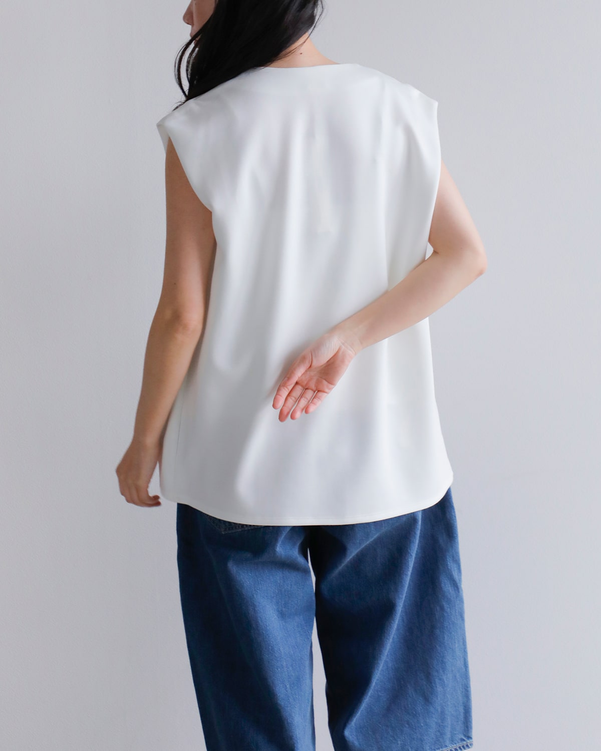 MANOF(マノフ)キーネックカットプルオーバー 88105-1102