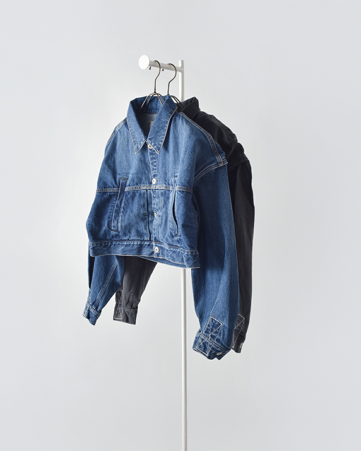 KURO(クロ)ショートデニムジャケット“POWERSHOULDERSHORTDENIMJACKET”964105