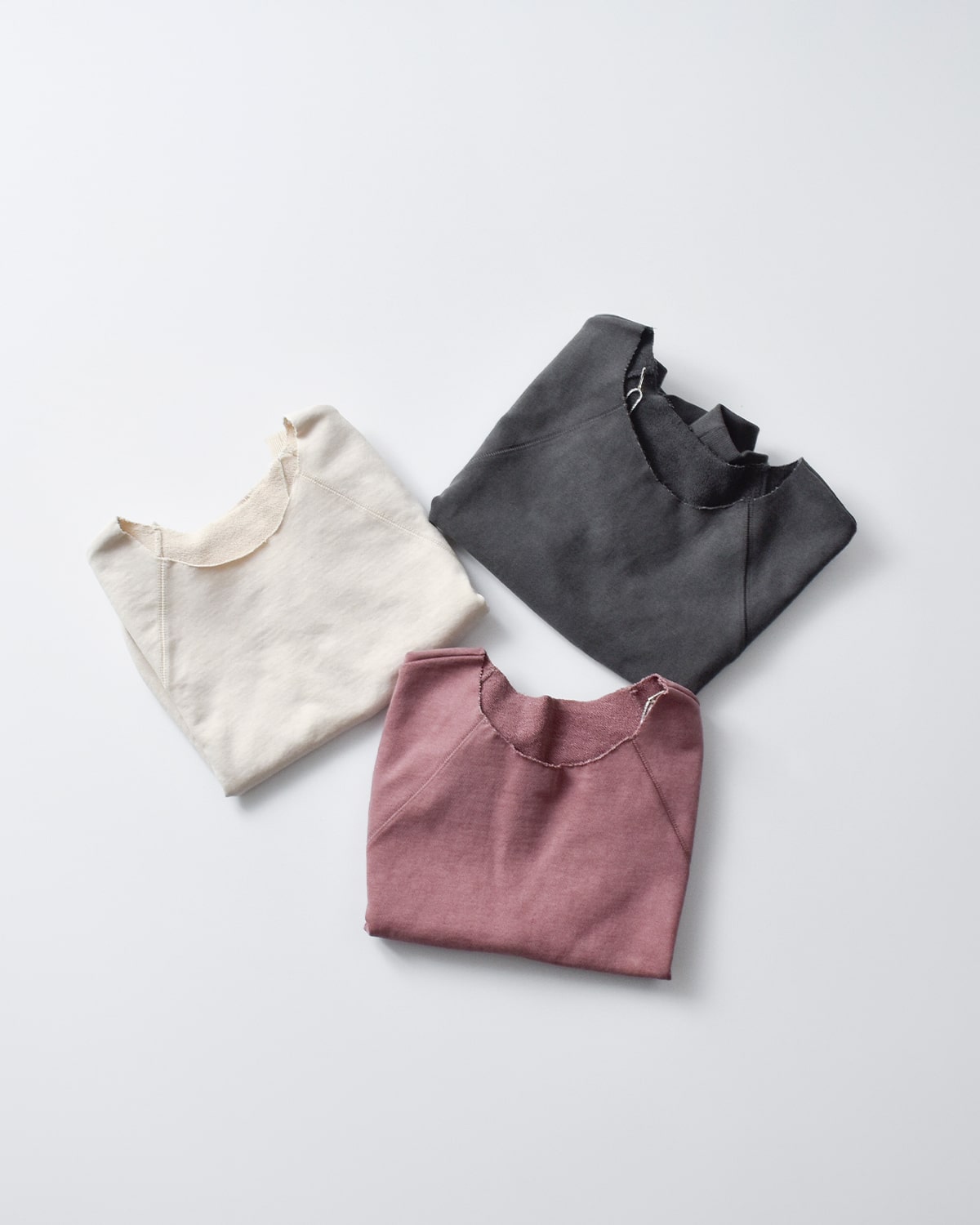 Hella(ヘラ)コットンカットオフラグランスウェットプルオーバー “CUT OFF SWEAT” h251-26