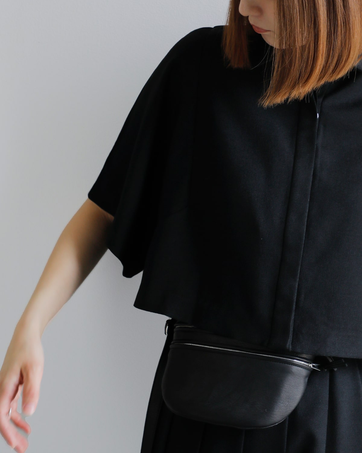 Hella(ヘラ)フライフロントクロップドシャツ “FLY FRONT CROPPED SHIRT” h251-31