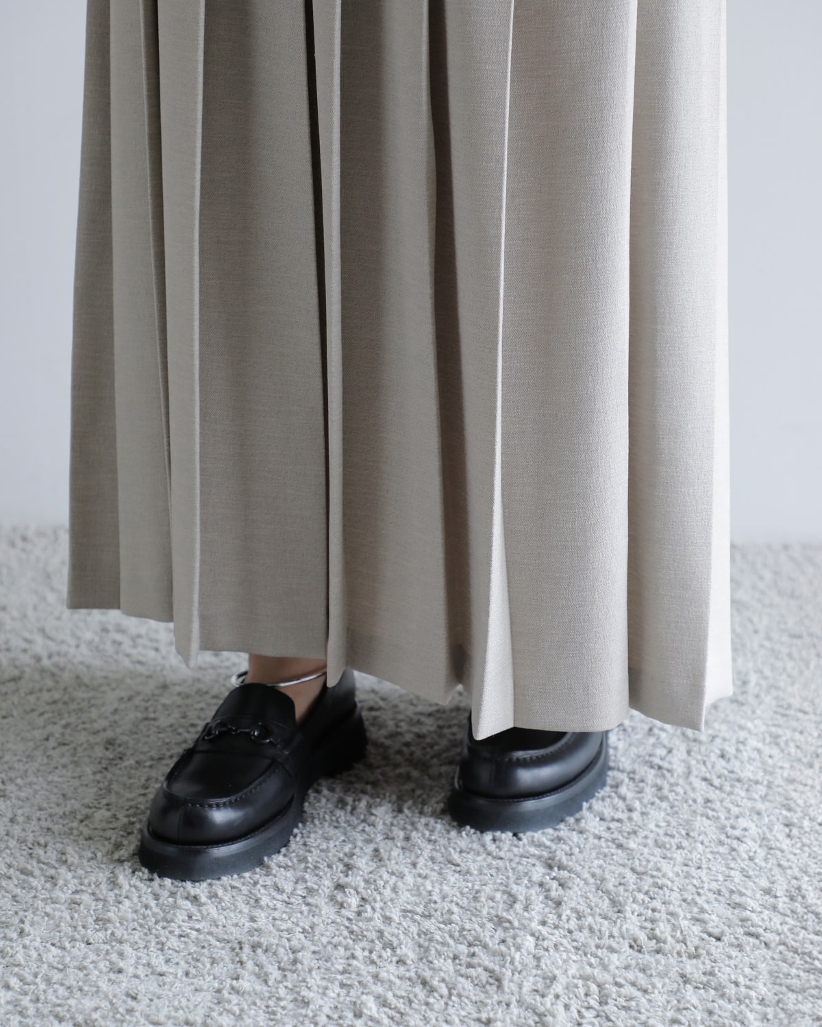 Hella ヘラ ロング プリーツ スカート “LONG PLEATS SKIRT” h251