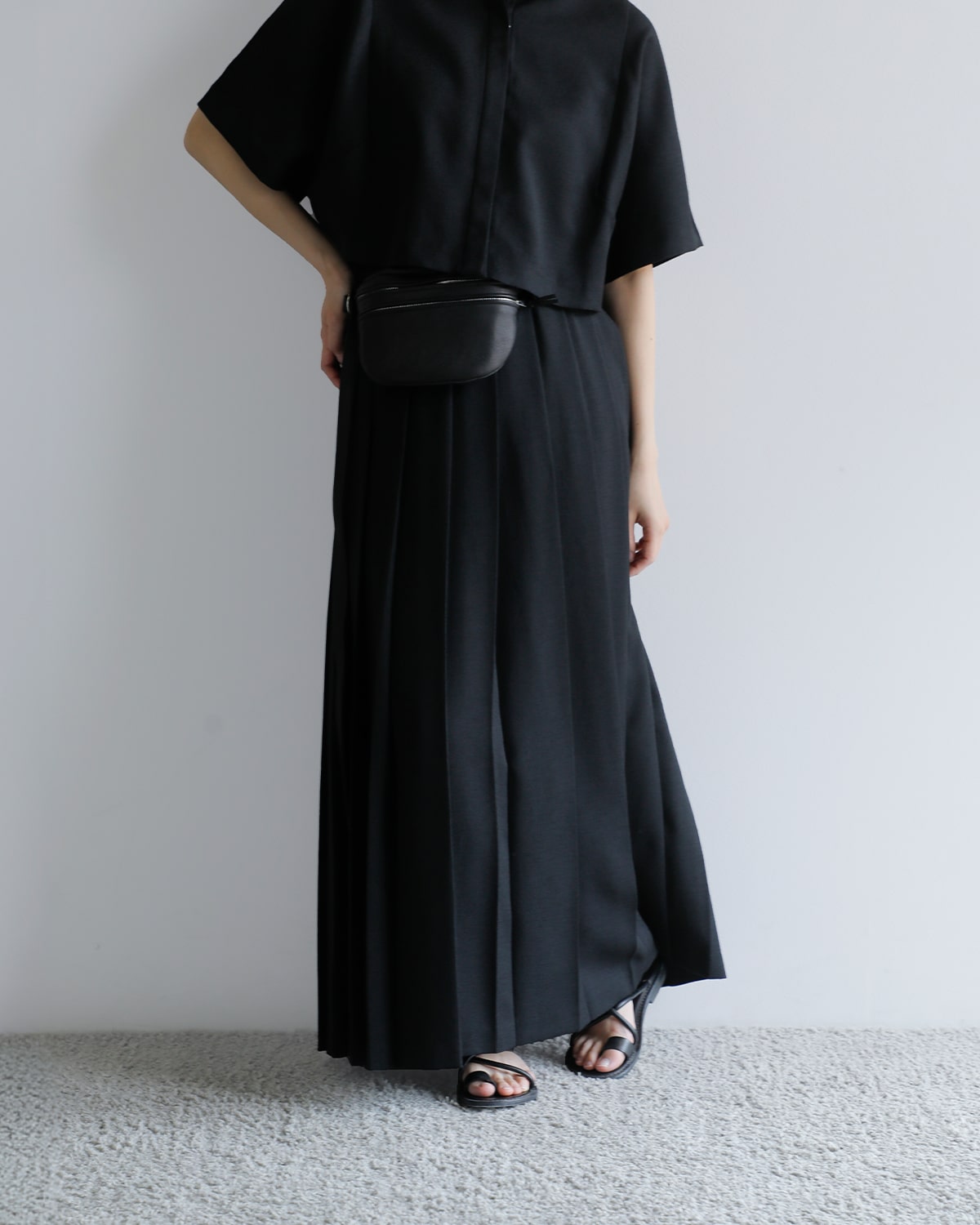 Hella(ヘラ)ロングプリーツスカート “LONG PLEATS SKIRT” h251-32