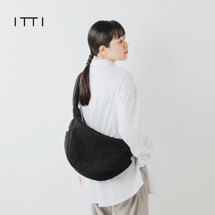 ITTI(イッチ)撥水三日月型ショルダーバッグ“ANNIEPUFFERTOWNMOONBAG/CERATOBRIGHT”itti-bag-121-cb