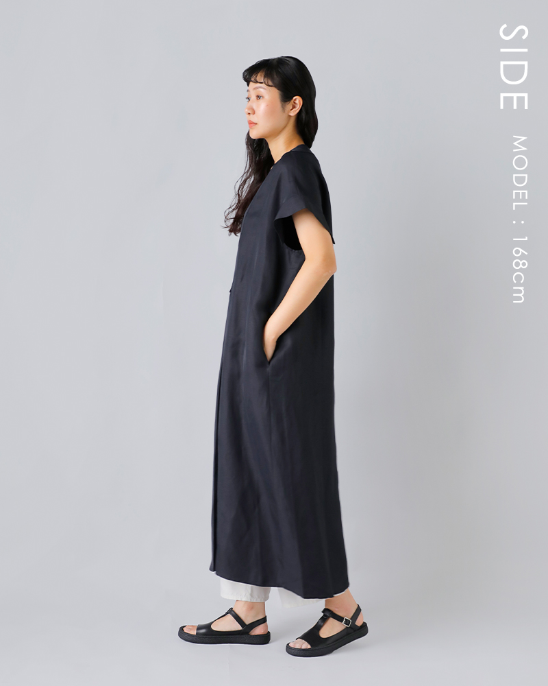 Studio Nicholson Vネック ノスリフ トレス OMASNW1546 ALMOND Studio Nicholson Oma Slip Dress in Almond | Tula's Online
