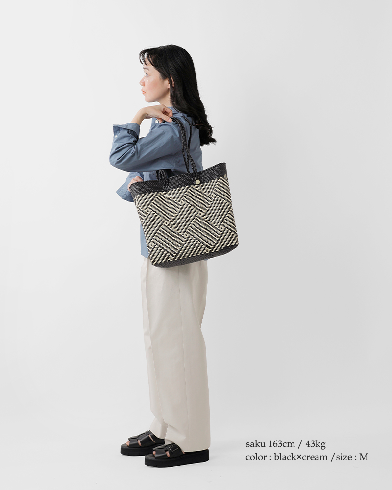 Letra レトラ ロングハンドル メルカドバッグ Mサイズ “TAPETE