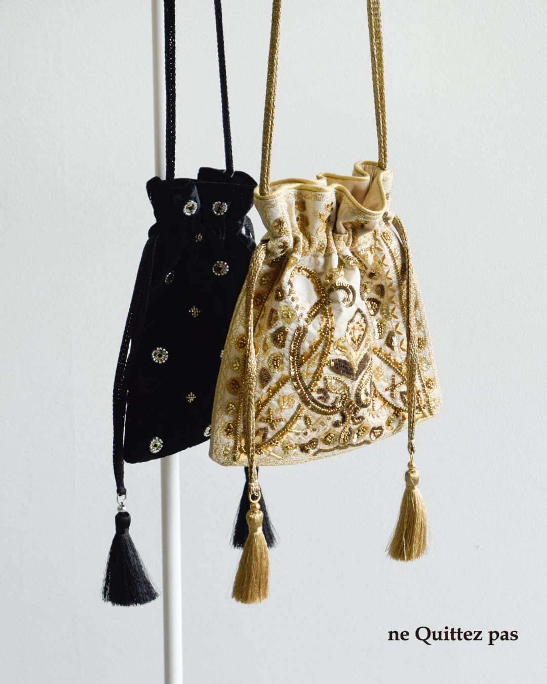 ne Quittez pas(ヌキテパ)刺繍 ドローストリング ショルダーバッグ Embroidery Drawstring Shoulder Bag 012062qe1-2