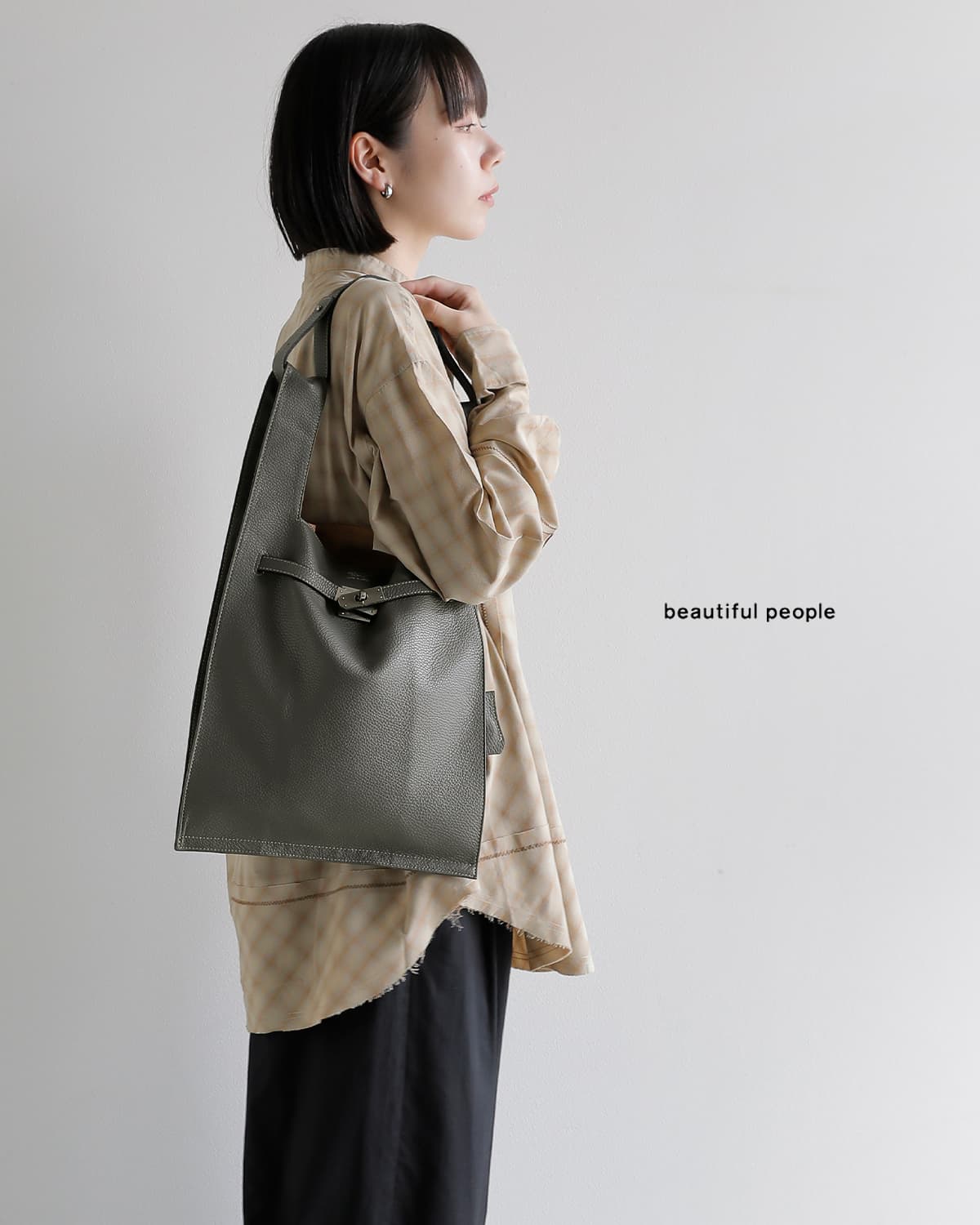 beautiful people(ビューティフルピープル)シュリンクレザー ラージマーケット バッグ Large marcket bag in shrink leather 1636611952