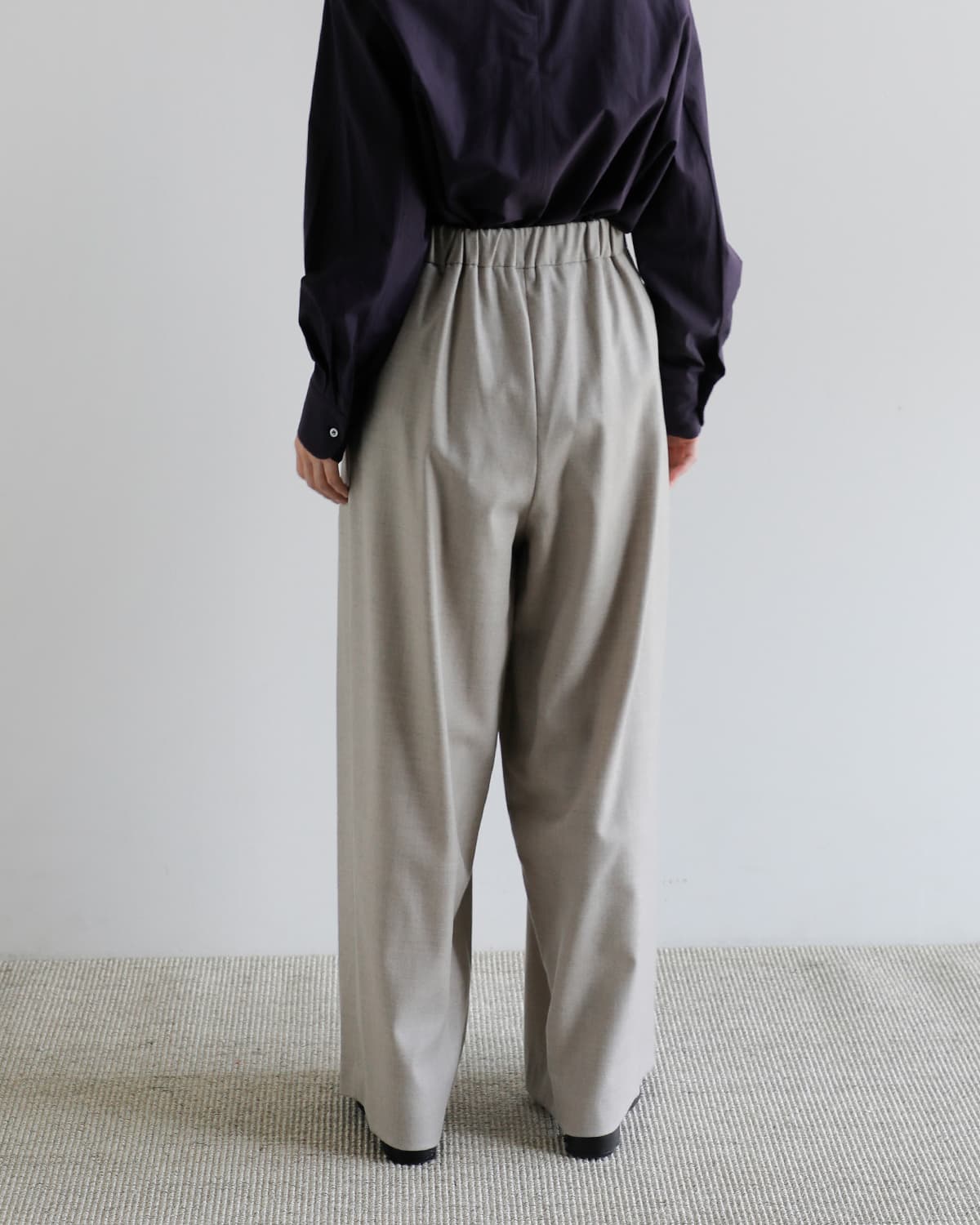 support surface(サポートサーフェス)ウール タック フレアパンツ fpd27a141-tko0238  秋冬