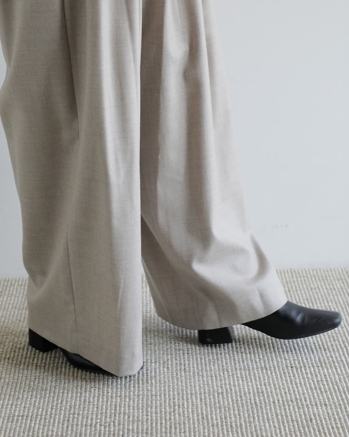 support surface(サポートサーフェス)ウール タック フレアパンツ fpd27a141-tko0238  秋冬