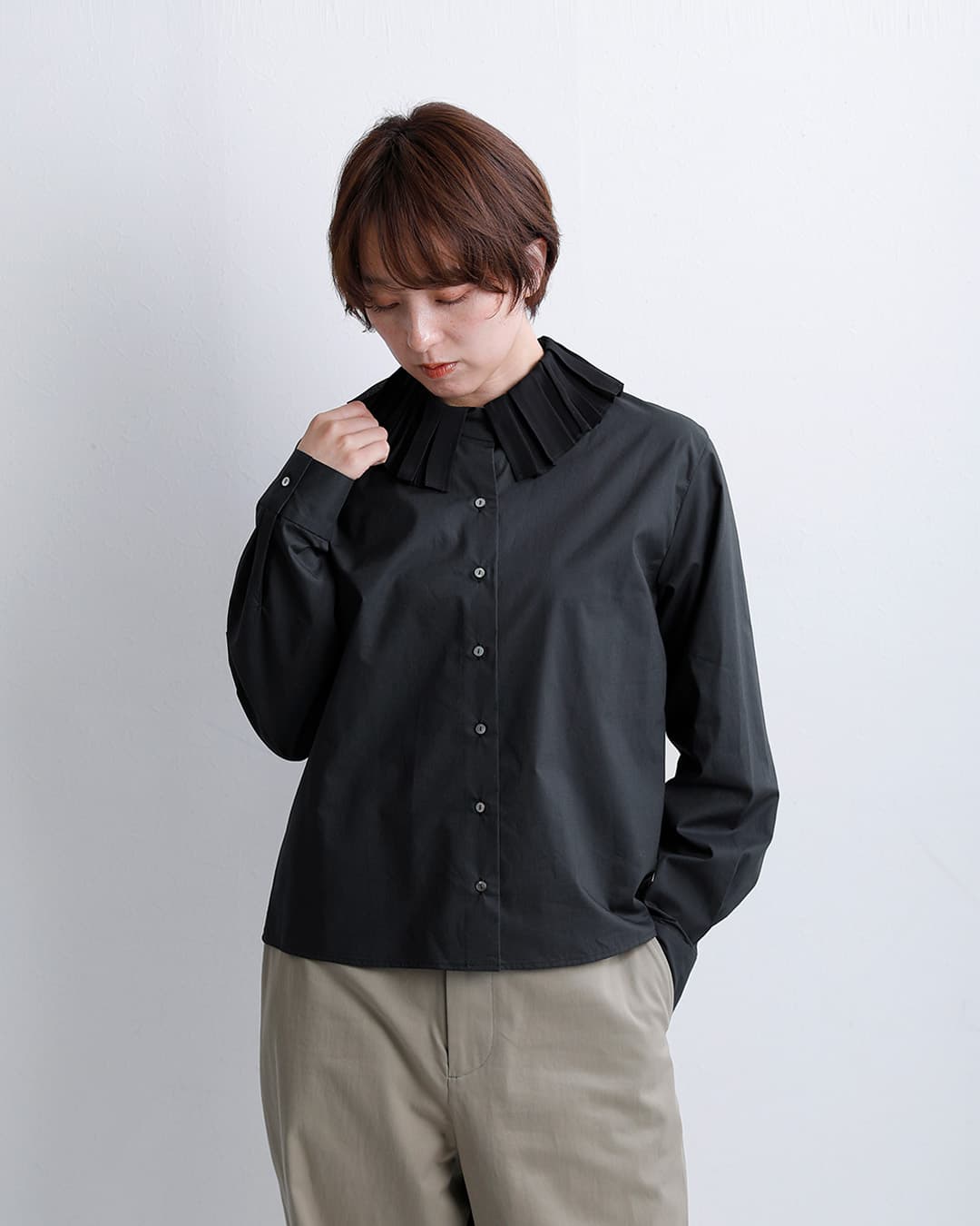 mizuiro indコットン プリーツカラー シャツ 3-230124