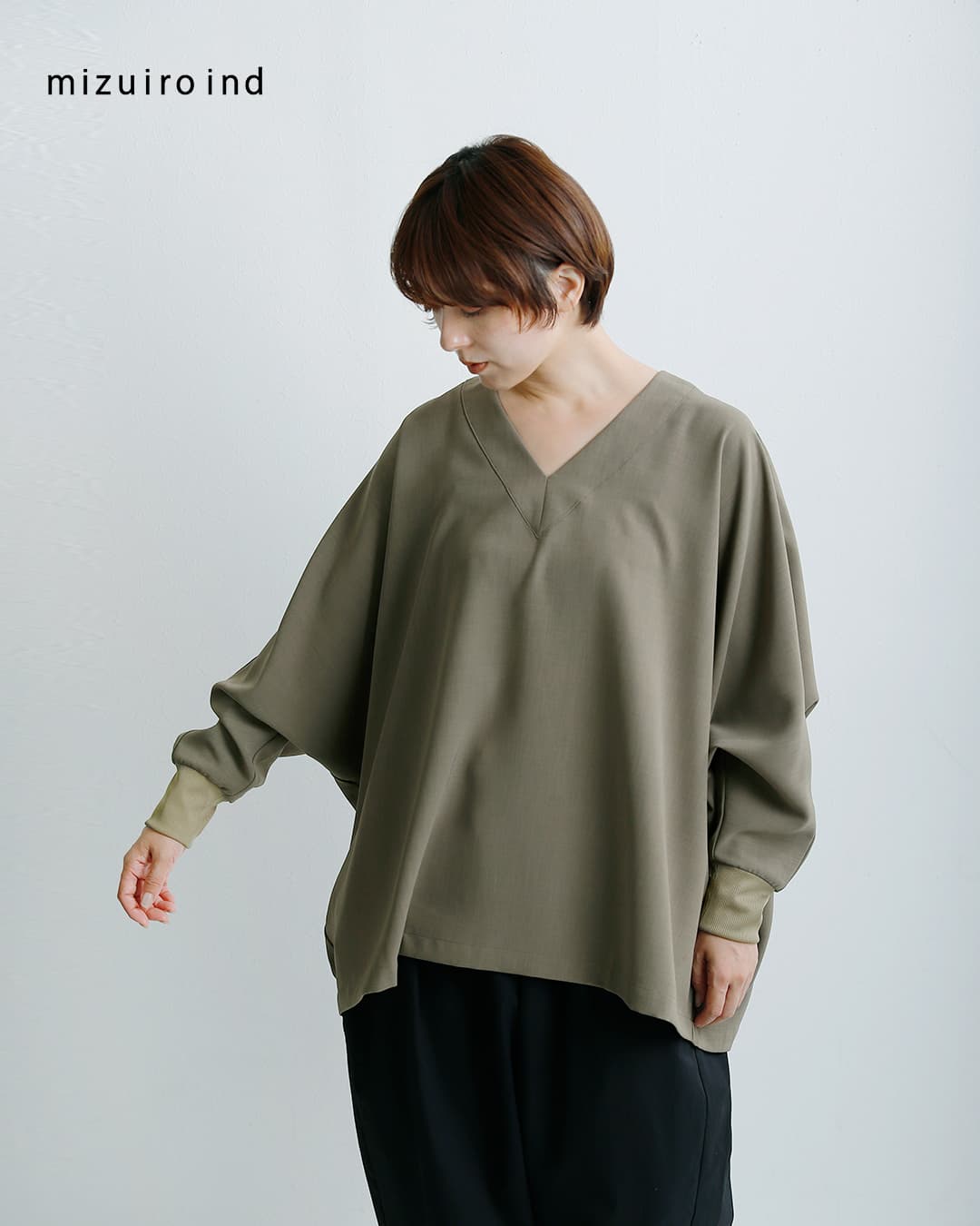 mizuiro ind(ミズイロインド)Vネック ドルマン プルオーバー 3-230131