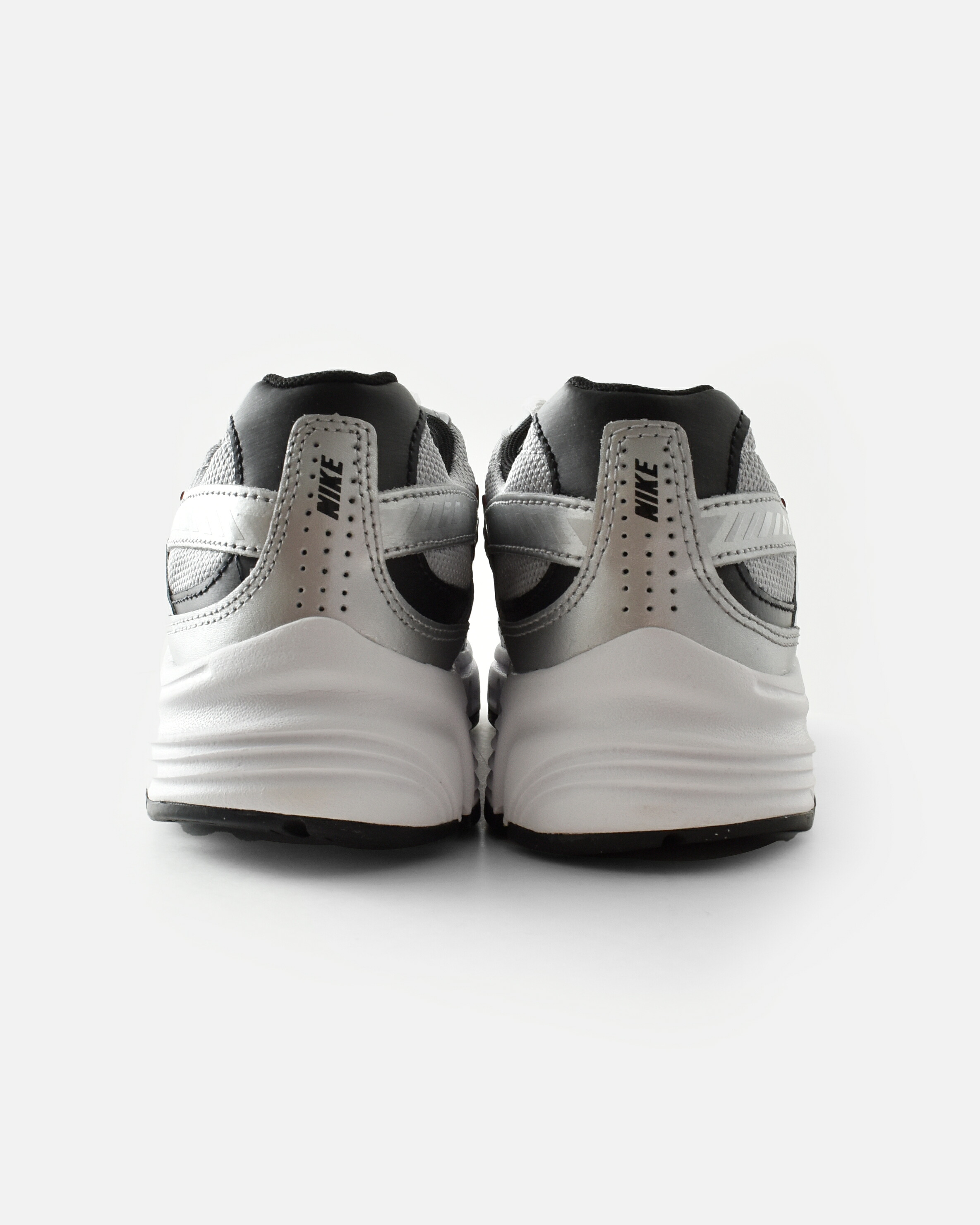 NIKEイニシエーター スニーカー 394055