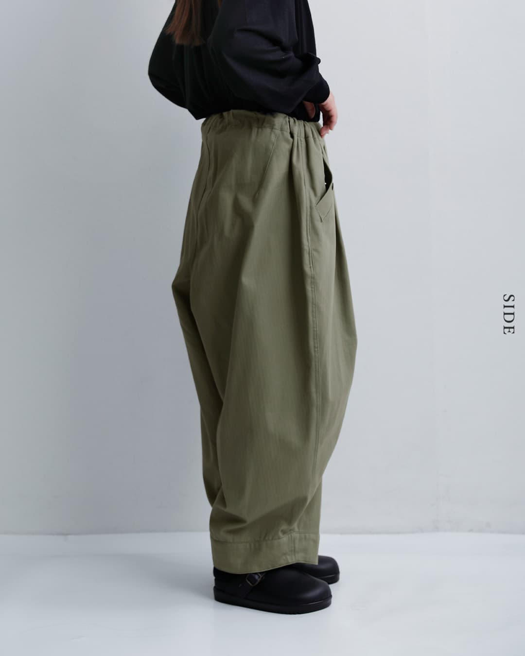 HAVERSACKコットン ヘリンボーン クロップド アーミーパンツ 462626