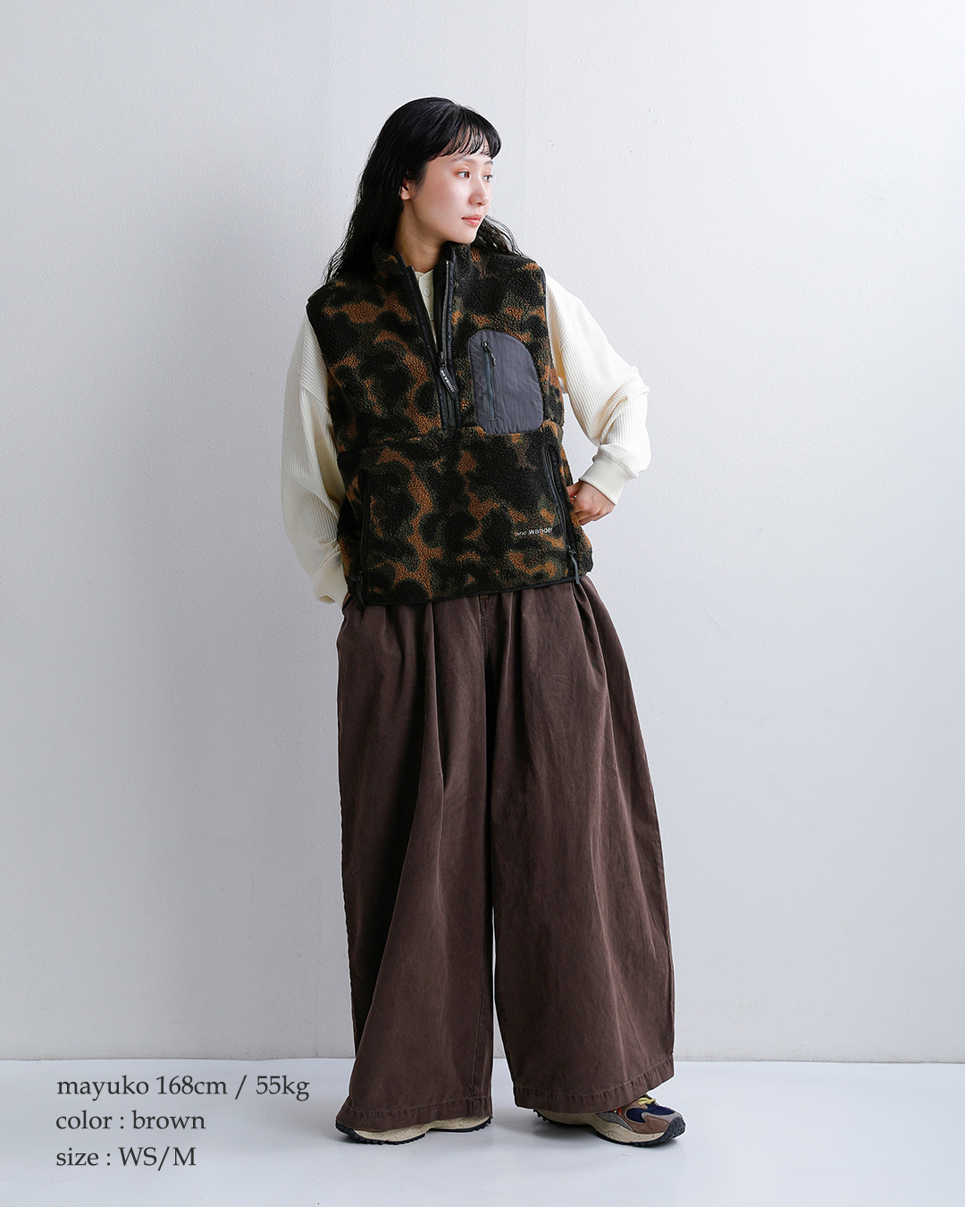 and wanderリバーシブル ボア ベスト reversible boa vest 574-6281034