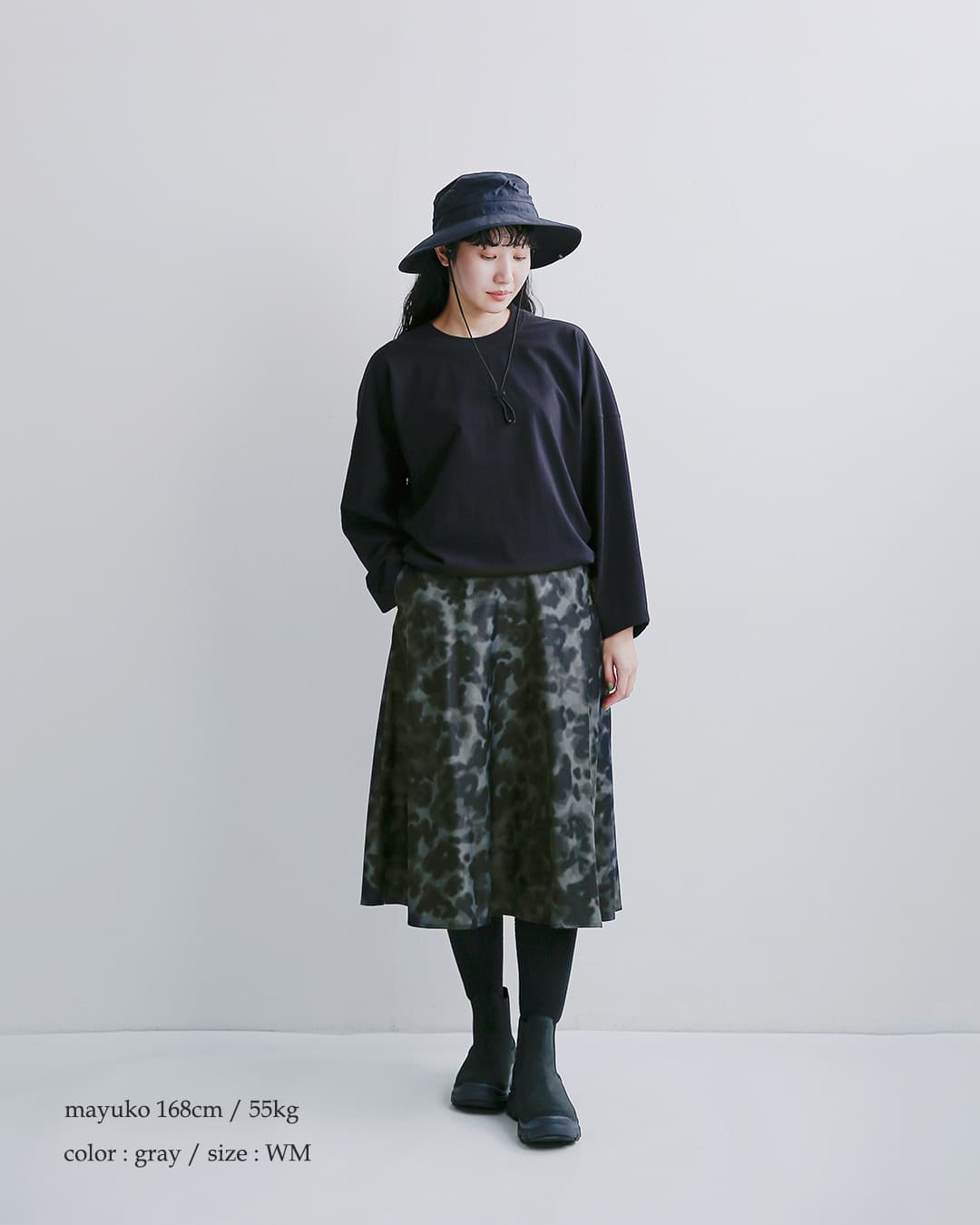 and wander(アンドワンダー)プリント サテン スカート printed satin skirt 574-6282120