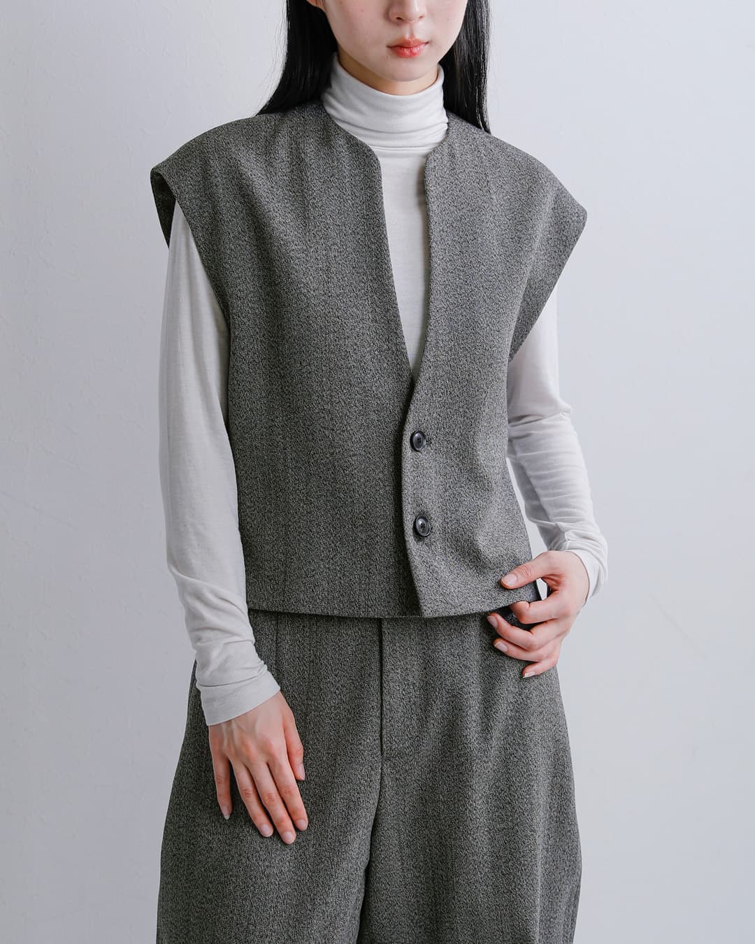 LOEFF(ロエフ)ウールダブルクロス スリットベスト 8825-2-000005