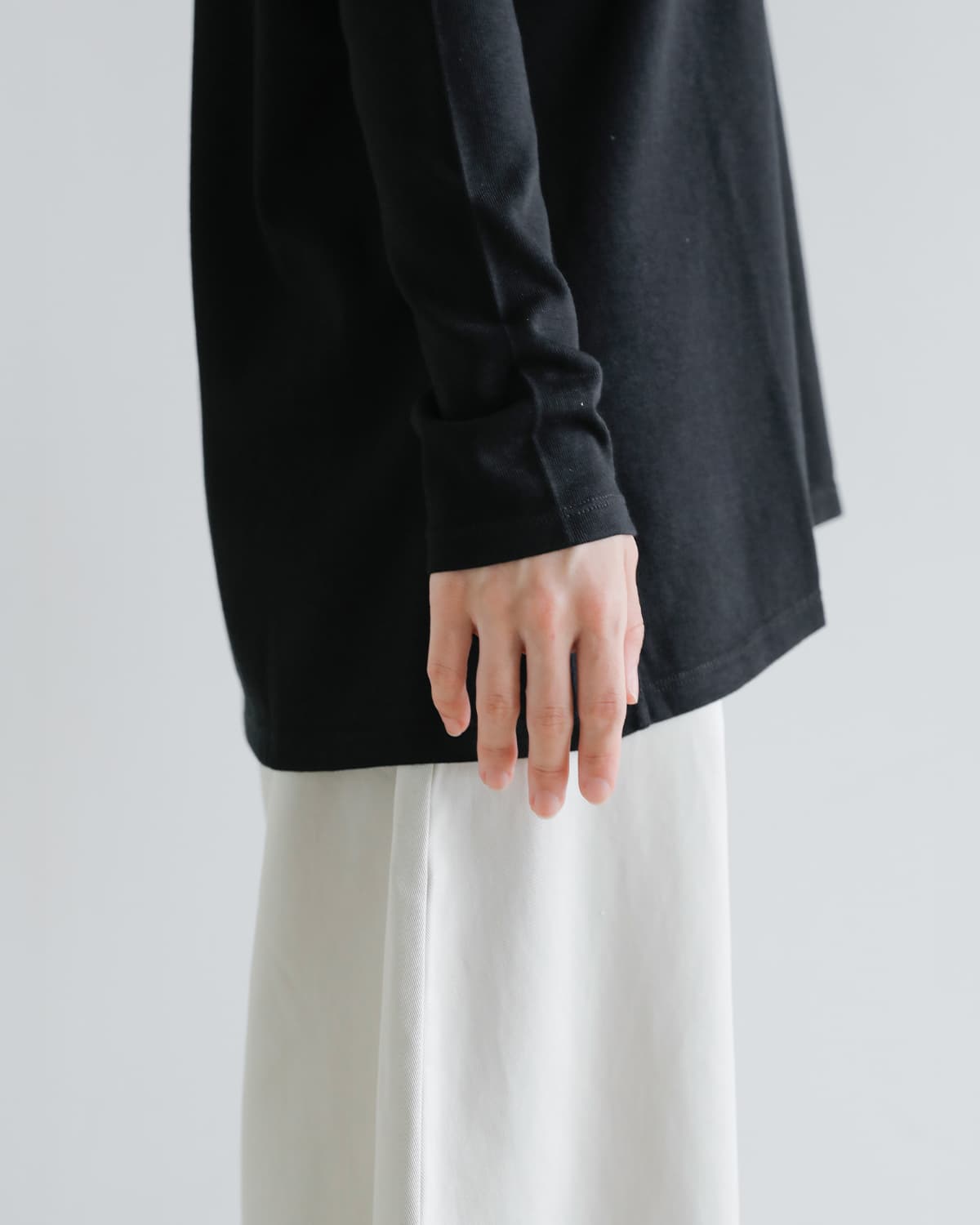 Studio Doe(スタジオドー)アシンメトリカル テクスチャード プルオーバー Asymmetrical Textured Pullover dn-261olt03