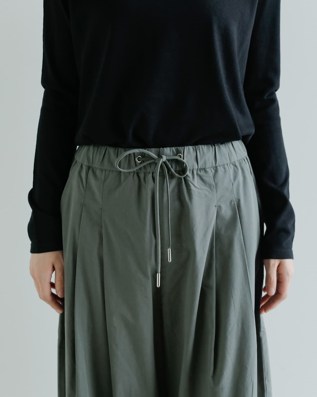 Studio Doe(スタジオドー)ドローストリング 2タックトラウザーズパンツ Drawstring Two-tuck Trousers dn-264bdp08